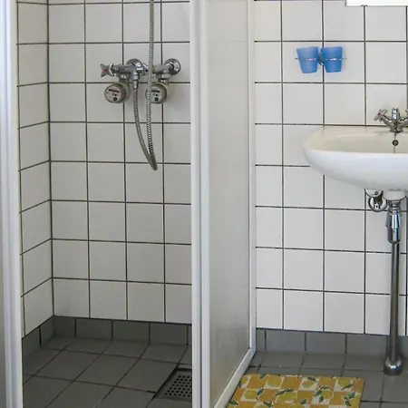 Stunning In With 1 Bedroom, Outdoor Swimming Pool And Wi-fi Apartamento *