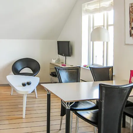 Stunning In With 1 Bedroom, Outdoor Swimming Pool And Wi-fi Gudhjem