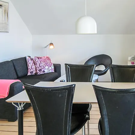 Stunning In With 1 Bedroom, Outdoor Swimming Pool And Wi-fi