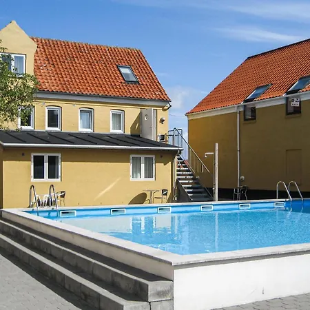 Apartamento Stunning In With 1 Bedroom, Outdoor Swimming Pool And Wi-fi